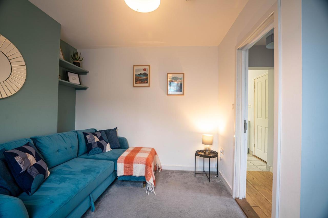 The Becket - Three Bedroom City Centre House With Parking カンタベリー エクステリア 写真