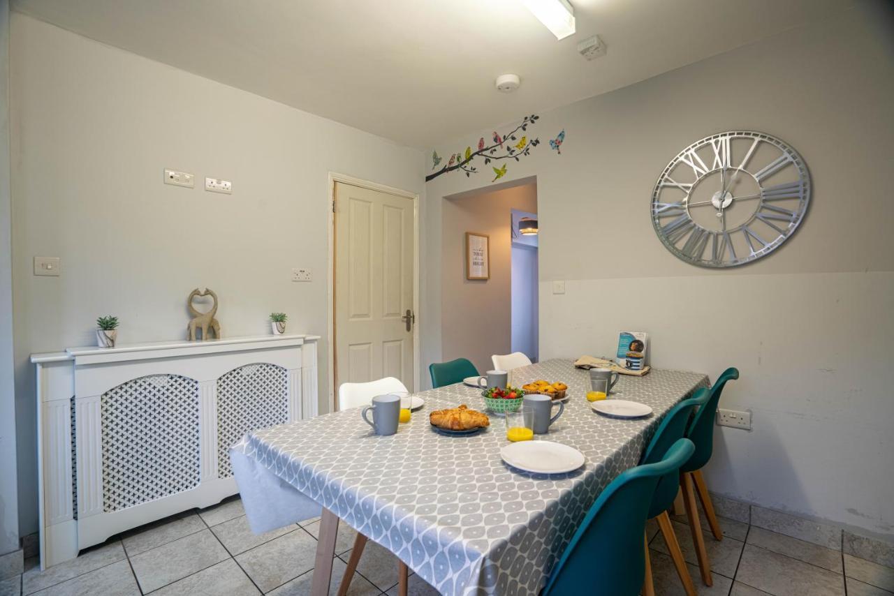 The Becket - Three Bedroom City Centre House With Parking カンタベリー エクステリア 写真